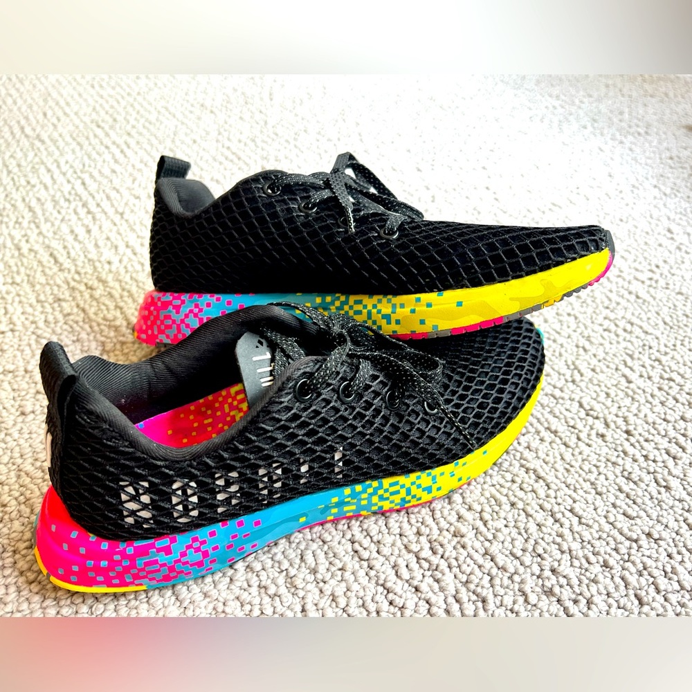 No Bull Mesh Runner, Black with multicolored bottoms